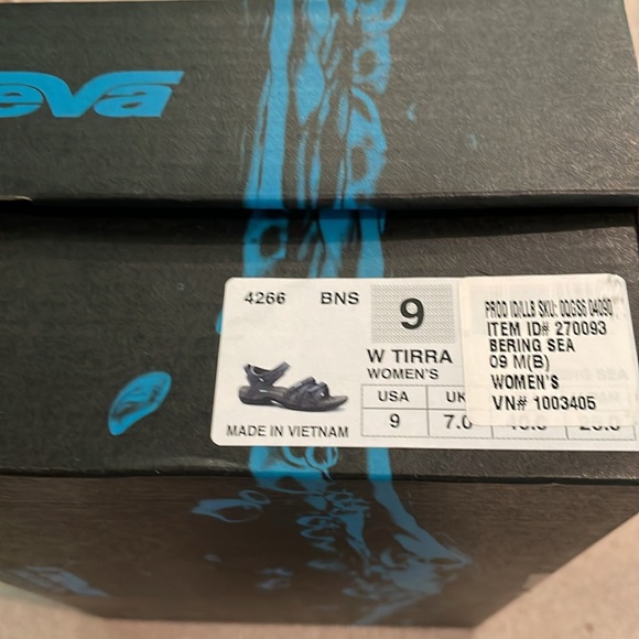 EUC Teva Sandals - Picture 5 of 5